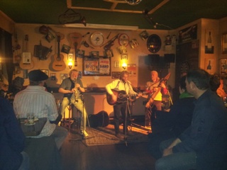 Karaoke im Brit-Pub